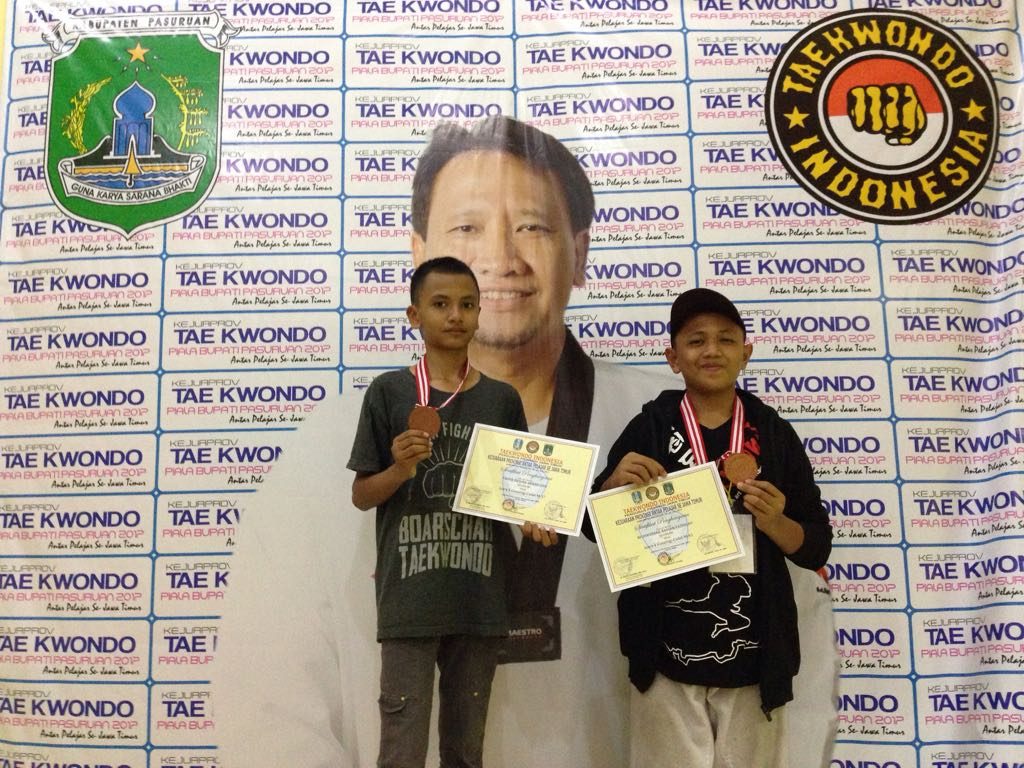 Taekwondo Mengawali Prestasi SMP Ar Rohmah Tahun 2017/2018 1 juara taekwondo smp