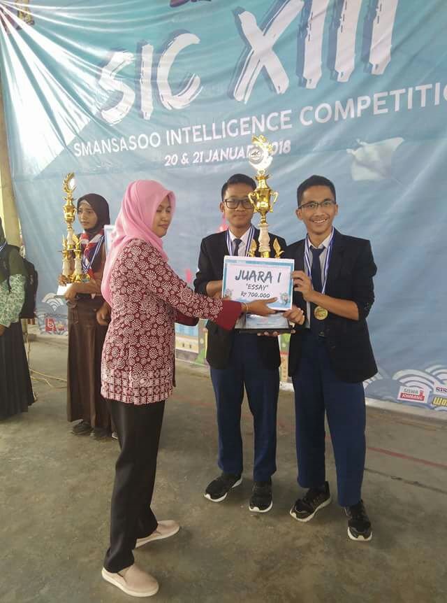 Siswa SMP Ar Rohmah Juara I Esai Se Jawa Timur