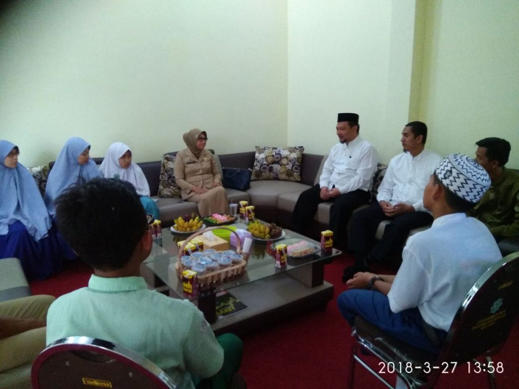 Apresiasi Prestasi OSN Siswa, Kabid Sekmen Dinas Pendidikan Kunjungi LPI Ar Rohmah 5 apresiasi perwakilan OSN