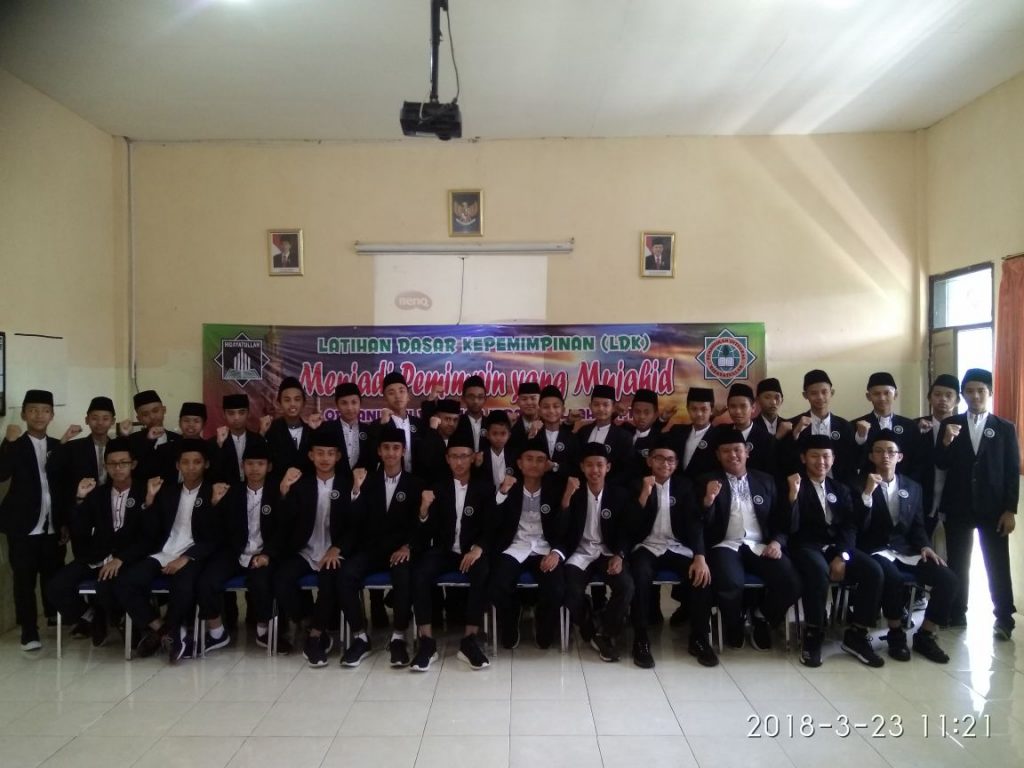 LDK Pengurus OPH SMP Ar Rohmah 2018 1 latihan dasar kepemimpinan OPH