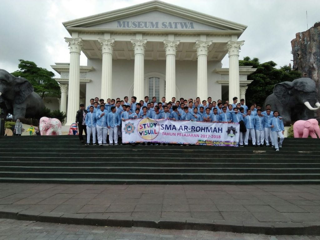 Studi Visual Siswa SMA Ar Rohmah Ke Jatim Park 4 study visual jatim park