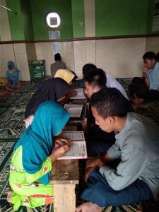 Kaleidoskop Kegiatan PDPH SMA Ar Rohmah 2018 "Mengajarkan Al Qur'an Meski Satu Ayat" 1 mengajarkan baca alquran pdph 1