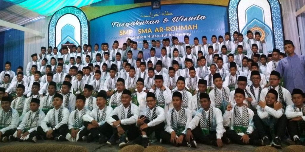 Penuh Keharuan Di Wisuda SMP-SMA Ar Rohmah 2018 5 wisuda 2018