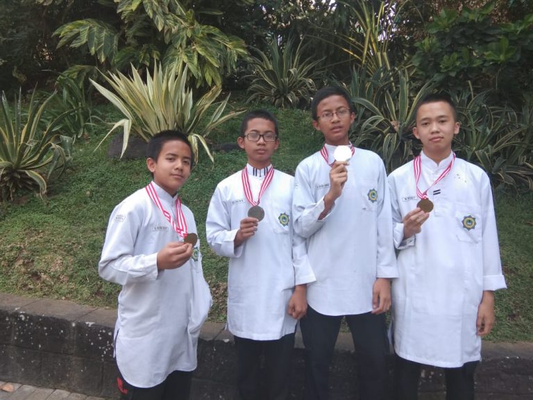 5 Siswa SMP Ar Rohmah Lolos Final SEAMO Di Singapura
