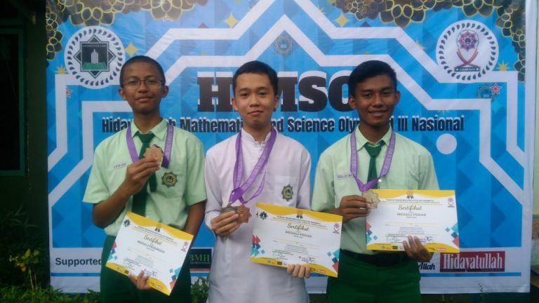 Empat Siswa Lembaga Pendidikan Islam SMP Ar Rohmah Meraih Medali Olimpiade Tingkat Nasional