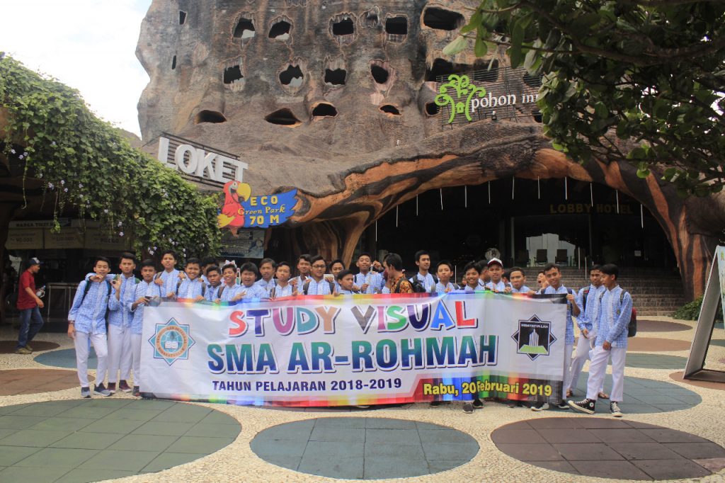 Outing Class SMA Ar Rohmah Belajar Sambil Rekreasi