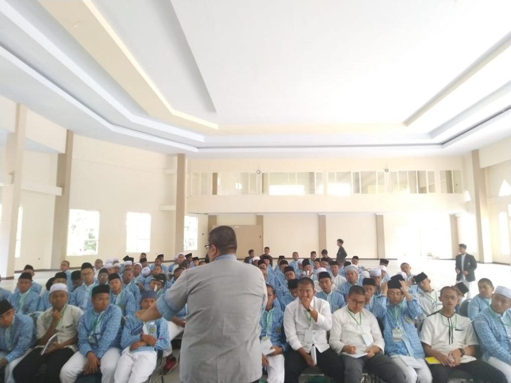 MPLS SMP-SMA Lembaga Pendidikan Islam Ar Rohmah 2019 "Jalin Ukhuwah Tebarkan Semangat Untuk Masa Depan Penuh Berkah" 1 mpls smp sma arrohmah 20192020 4