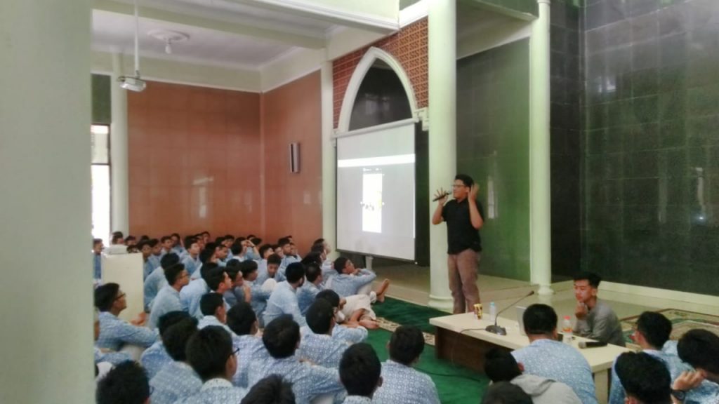 Bincang Sukses bersama RAHADEN BAGUS Alumni SMA AR ROHMAH 1 temu alumni rahaden 1