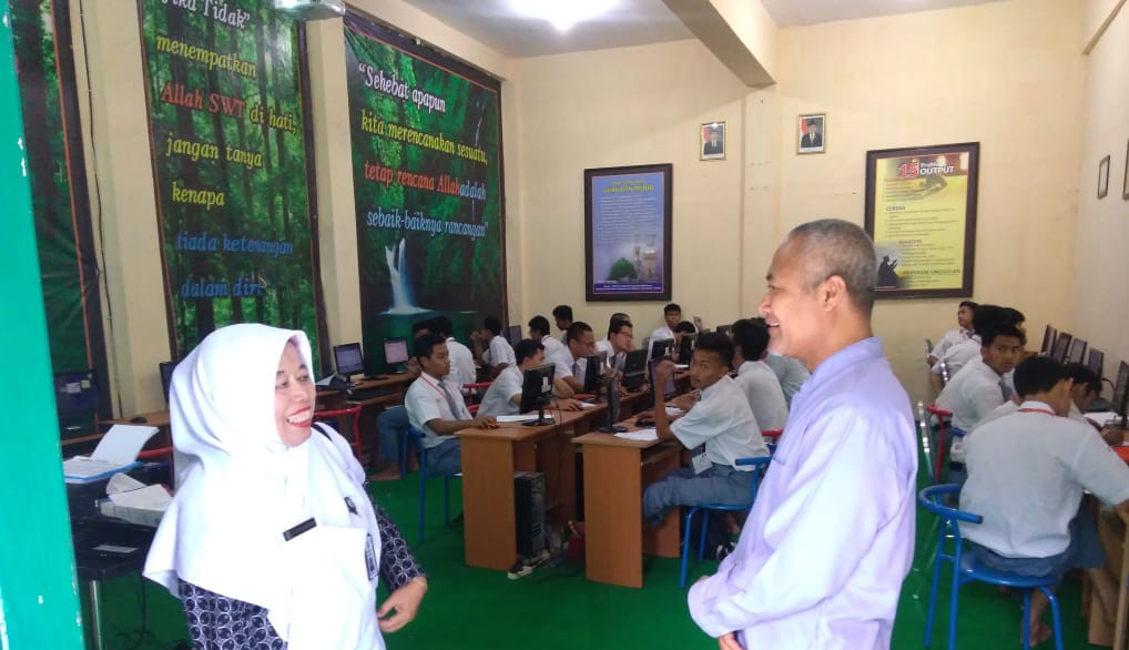 Siswa kelas 12 SMA Ar Rohmah mengikuti USP
