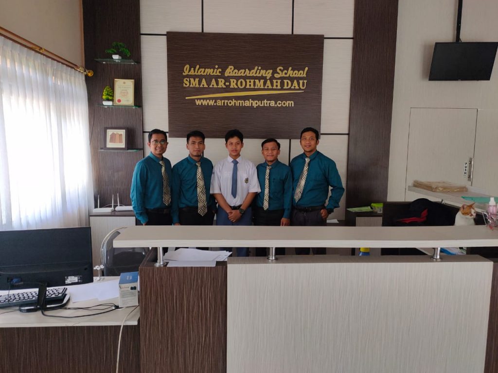 SMA Ar-Rohmah Putra Malang (Bilingual School) Raih Prestasi Gemilang Nasional di bidang Bahasa Internasional (Inggris) tahun 2020 10 SMA Ar Rohmah Putra Malang Bilingual School Raih Prestasi Gemilang Nasional di bidang Bahasa Internasional Inggris tahun 2020 2
