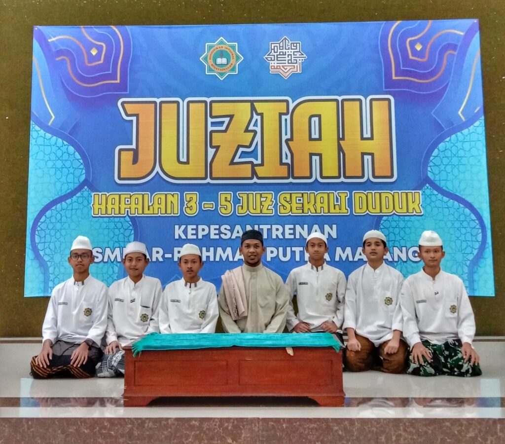 Juz'iyah Al Qur'an, Sekali Duduk Santri SMP Ar-Rohmah Putra Tuntaskan 5 Juz Hafalan 2 Juz'iyah Al Qur'an, Sekali Duduk Santri SMP Ar-Rohmah Putra Tuntaskan 5 Juz Hafalan