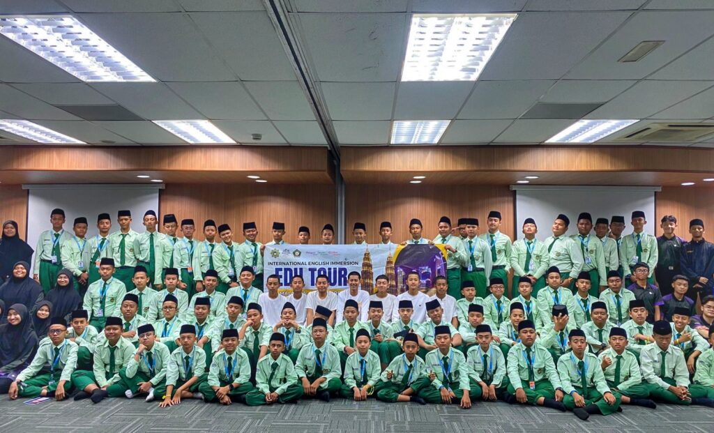 Perkuat Kemampuan Bahasa Asing, SMP Ar-Rohmah Putra Gandeng Kolej Permata Insan Malaysia