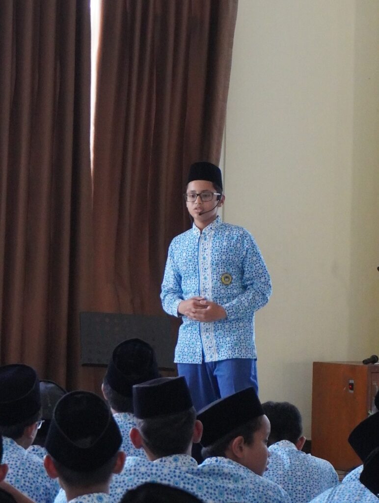 Cetak Orator Muda Berbakat, SMP Ar-Rohmah Putra Gelar Speech Contest