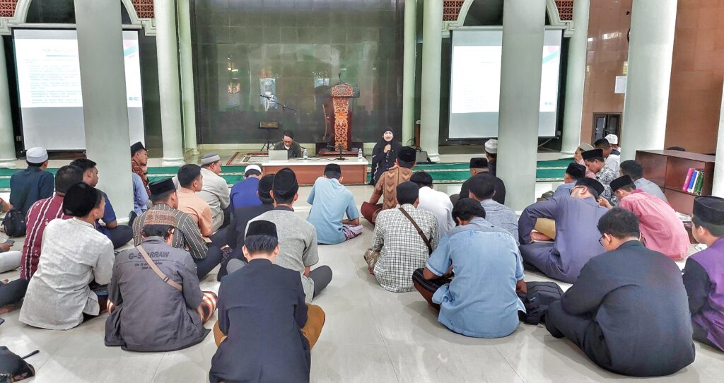 Upgrade Kompetensi Pengasuh, Kepesantrenan SMP-SMA Ar-Rohmah Putra Undang Psikolog