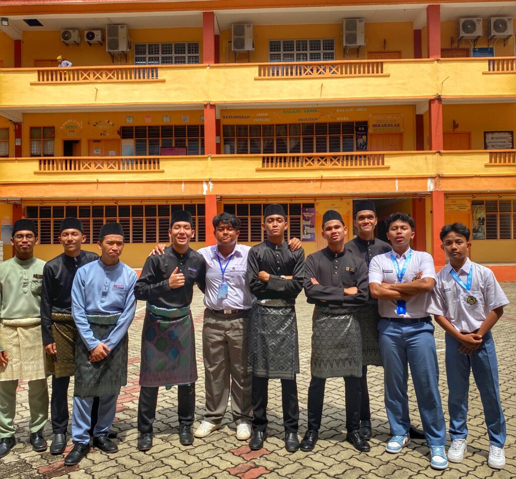 Jalin Persahabatan Antar Bangsa, Santri SMA Ar Rohmah Kunjungi SMK Terengganu Malaysia