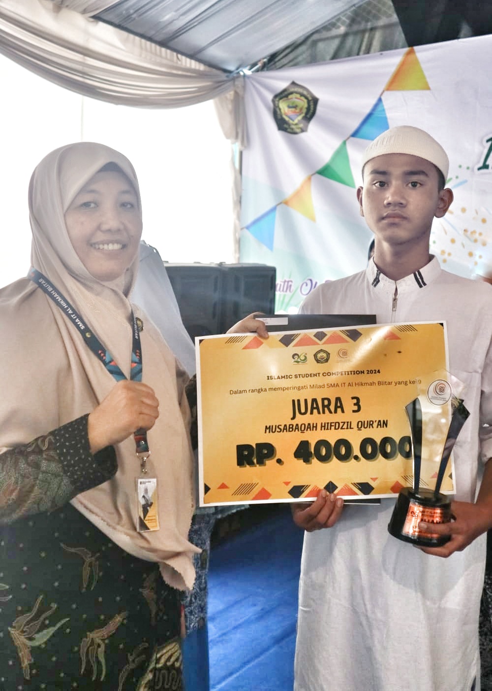 Bangga! 2 Santri SMP Ar-Rohmah Putra Raih Juara MHQ Tingkat Jawa Timur 1 1731796456504