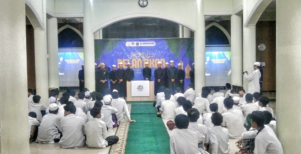 Kepesantrenan SMA Ar-Rohmah Putra Lantik Pengurus Takmir Masjid Baiturohmah