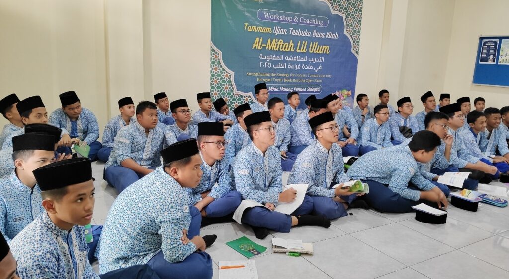 Tingkatkan Kemampuan Bahasa Arab Santri, SMP Ar-Rohmah Putra Gelar Pelatihan Baca Kitab Kuning