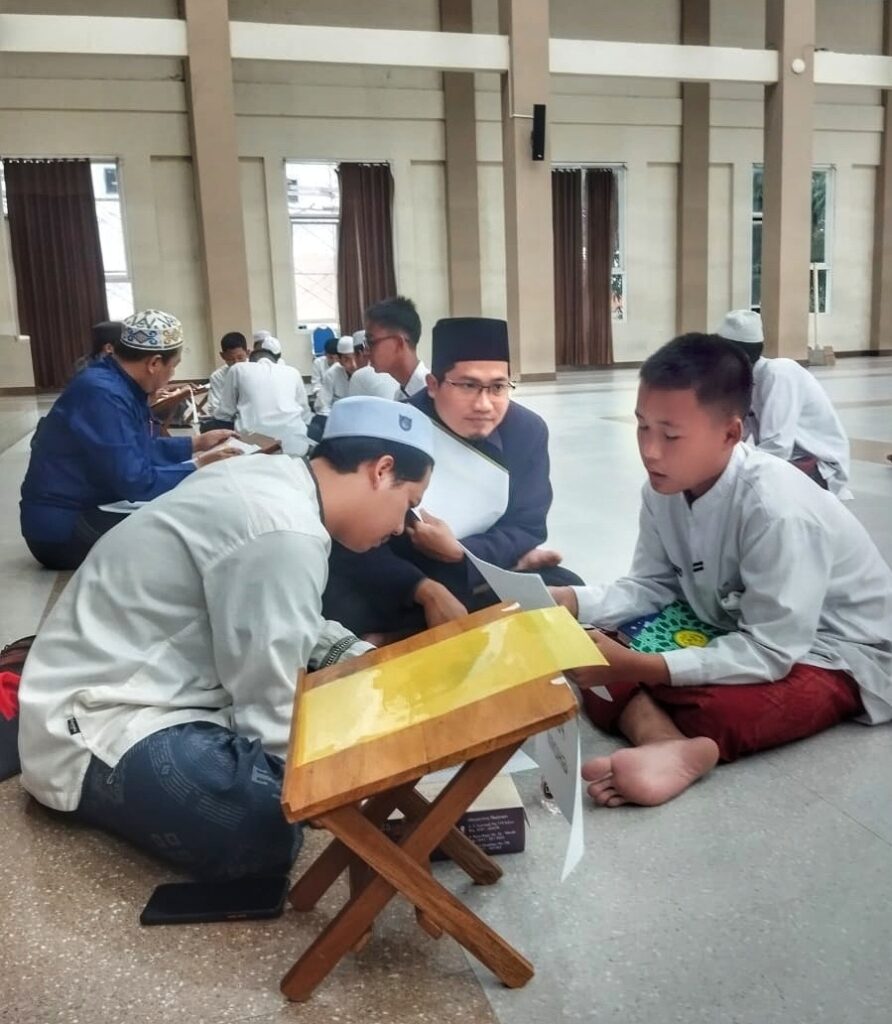 Supervisi Pembelajaran Al-Qur’an, Kepesantrenan SMP Ar-Rohmah Putra Bertekad Cetak Generasi Qur’ani