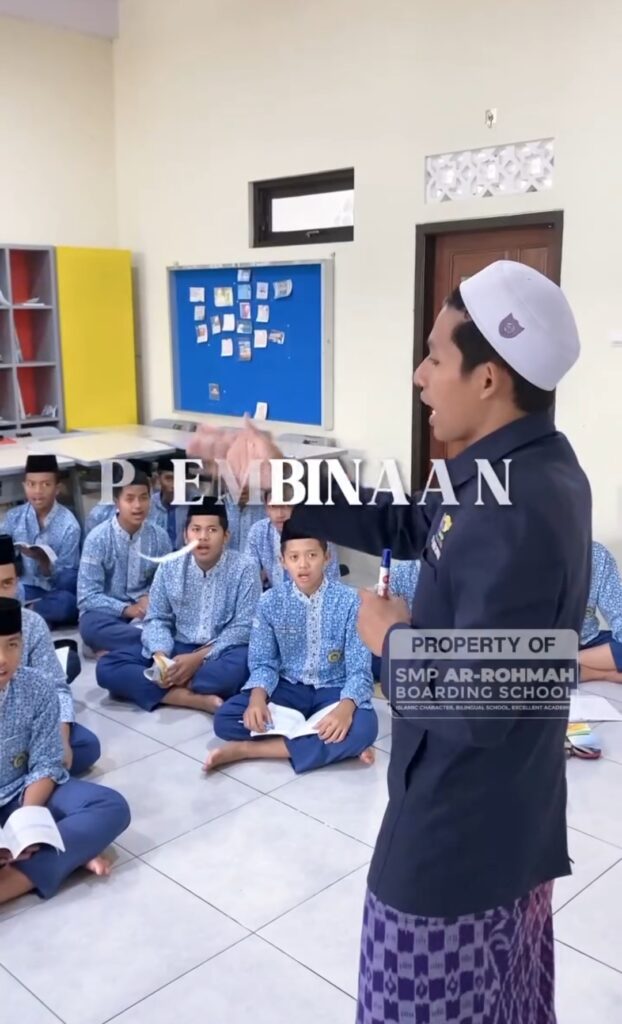 SMP Ar-Rohmah Putra Gelar Pelatihan Baca Kitab Al-Miftah Lil Ulum