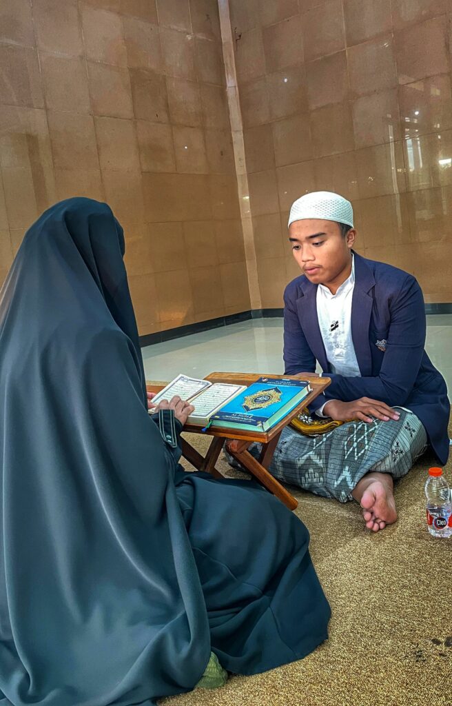 Bangga! Sekali Duduk Santri SMA Ar-Rohmah Putra Khatamkan 10 Juz Hafalan Al Qur'an