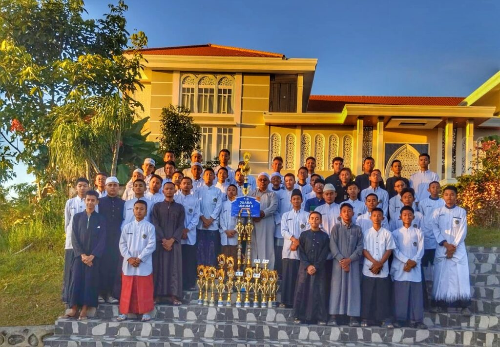 SMP Ar-Rohmah Putra Boyong 49 Medali KAMI Festival 2025 9 SMP Ar Rohmah Putra Juara se Jawa Timur